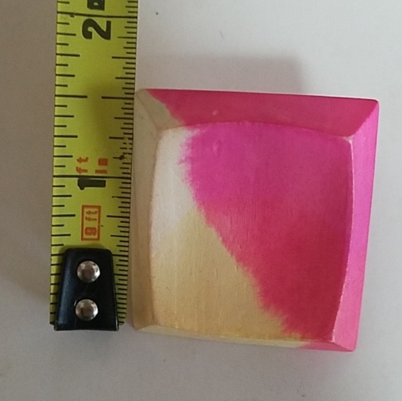 Vintage wood square earrings - Picture 2 of 3